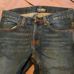 Free world jeans